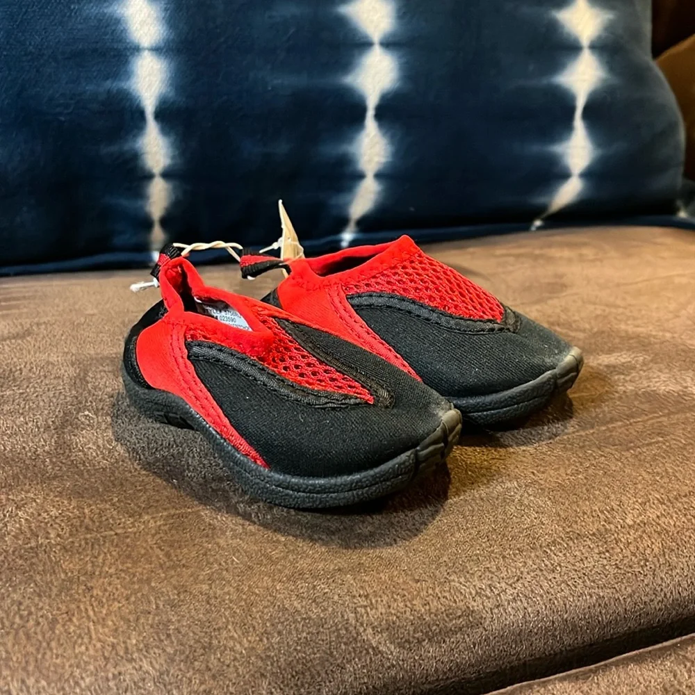Koala Kids Water Beach Pool Shoes Sneakers new red Baby Infant Boys Girls Size 2